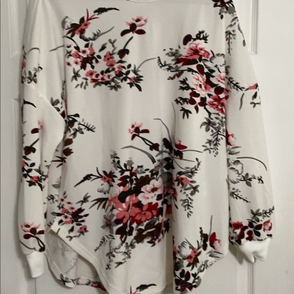 SHEIN white floral top - Picture 2 of 3